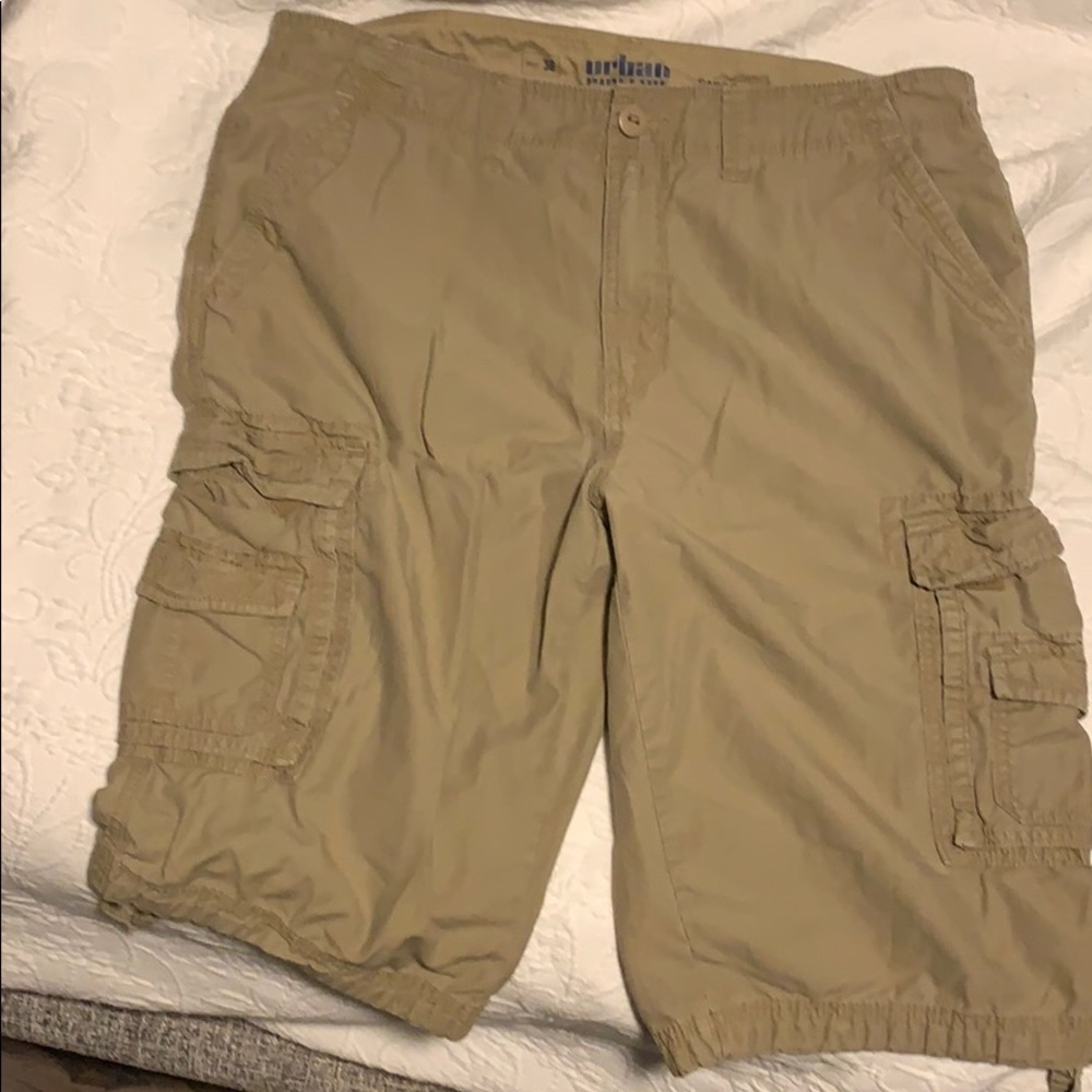 Urban pipeline cargo shorts